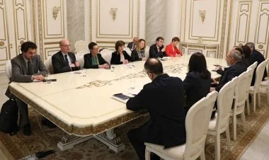 Fransanın XİN başçısı Paşinyanla görüşdü