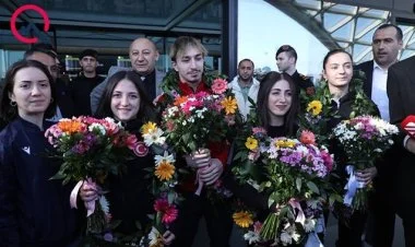 İlham Əliyev türkiyəli atletləri təltif etdi