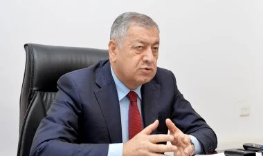 Vahid Əhmədov namizədliyini geri götürdü