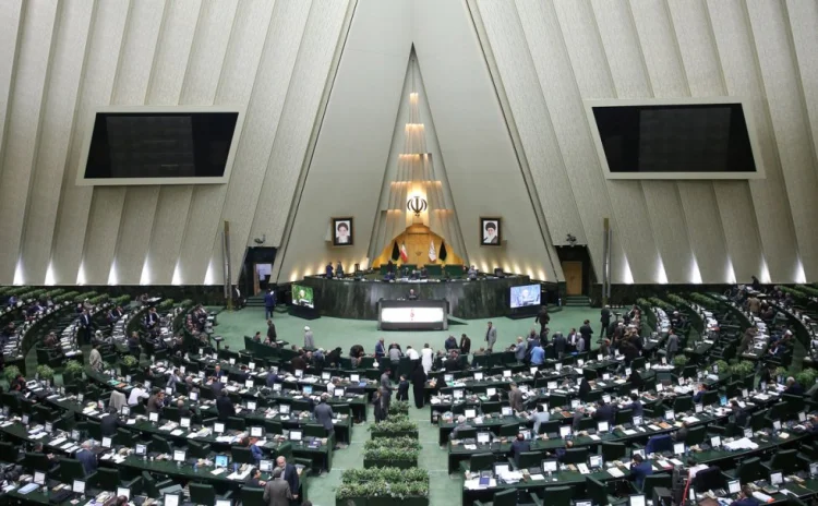 İran parlamenti Azərbaycanın İsraildə səfirlik açması haqda