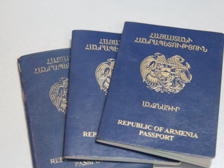 Ermənistan Qarabağda yaşayan ermənilərə pasport vermir?