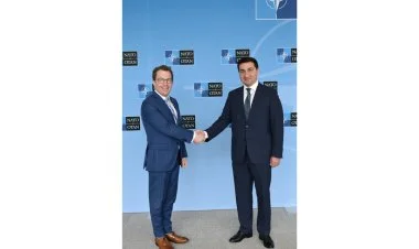 Hikmət Hacıyev NATO Baş katibinin köməkçisi ilə görüşüb