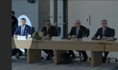 Ayxan Hacızadə Bakı-İrəvan danışıqlarından xəbər verir