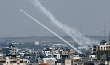 Qəzza zolağından İsrailə doğru 400-ə yaxın raket atılıb