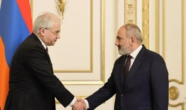 Putin Ermənistana nümayəndəsini göndərib
