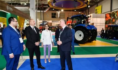 Prezident və xanımı sərgidə FOTO