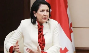 Gürcü prezident Rusiyaya uçuşa başlayan şirkəti boykot etdi