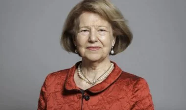 Böyük Britaniyanın Baş nazirinin ticarət elçisi Bakıya gəlir