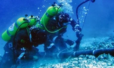 Qazaxıstan və Azərbaycan Xəzərin dibi ilə optik fiber çəkir