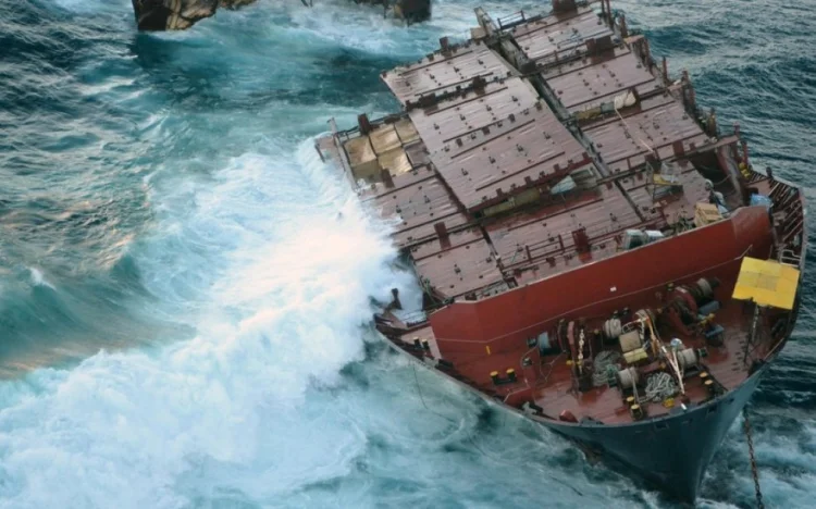 Çinin gəmisi Hind okeanında qəzaya uğrayıb