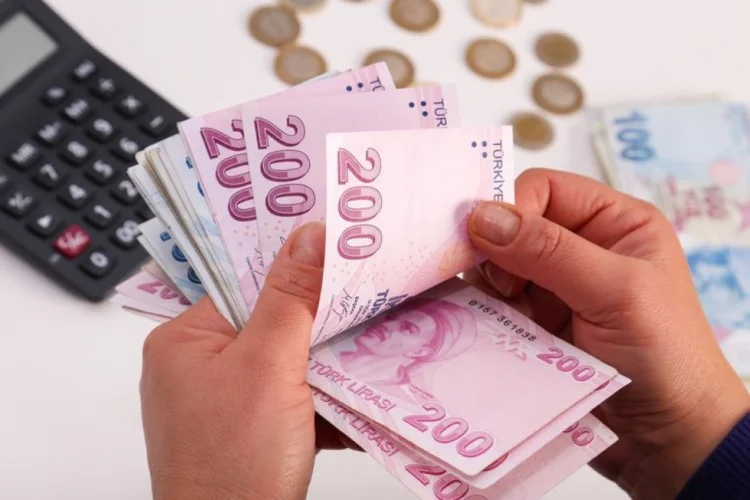 Türk lirəsi dollar qarşısında rekord minimuma enib