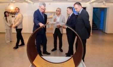 Cefri Pyatt Səngəçal terminalı ilə maraqlanıb