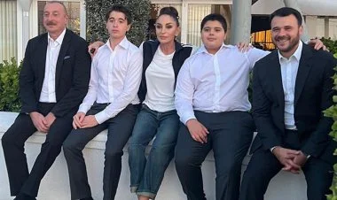 İlham Əliyev ailəsi ilə birlikdə FOTO