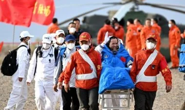 Çin kosmonavtları altı aydan sonra Yerə qayıdıblar