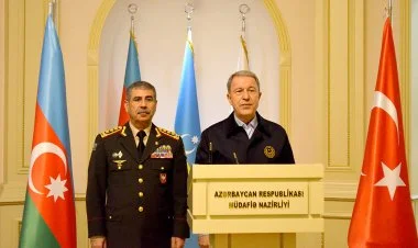 Müdafiə naziri Zakir Həsənov Hulusi Akara minnətdarlıq edib