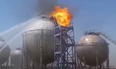 Sumqayıtda Etilen-Polietilen Zavodunda yanğın başlayıb VİDEO