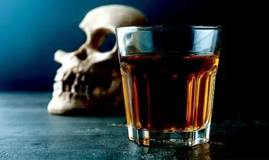 İranın Kərəc şəhərində saxta spirtli içkidən 14 nəfər ölüb