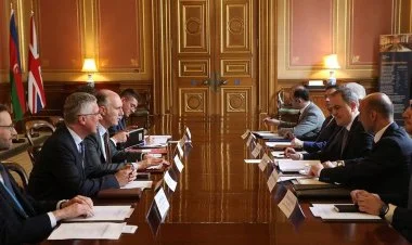 Fergus Auld Londonda Ceyhun Bayramovla görüşüb