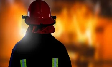 Moskvada yaşayış binası yanıb, yanğınsöndürən və uşaq ölüb