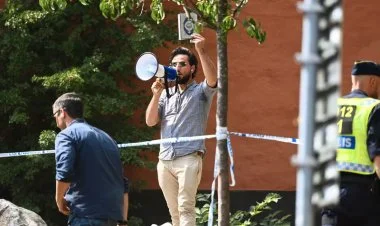 İsveçdə Quran yandırıldı