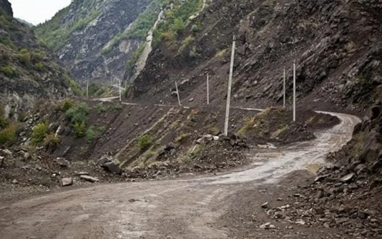 İsmayıllı-Lahıc yolu bağlandı