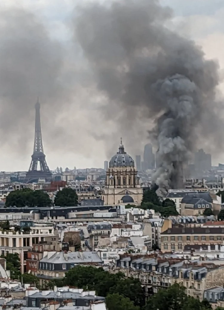 Parisdə bir neçə binada qaz partlayışı baş verib