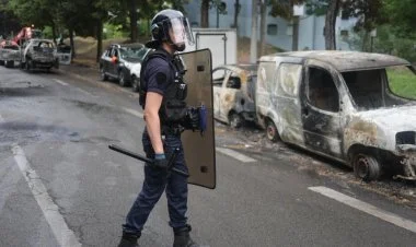 Fransada son sutkada 1 polis əməkdaşı yaralanıb