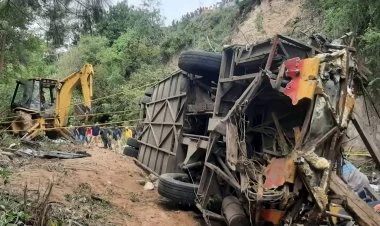 Meksikada avtobus qəzasında 29 nəfər ölüb