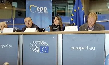 İran azərbaycanlılarının diskriminasiyası müzakirə edilir