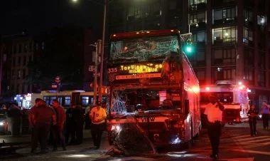 Nyu-Yorkda iki sərnişin avtobusu toqquşub