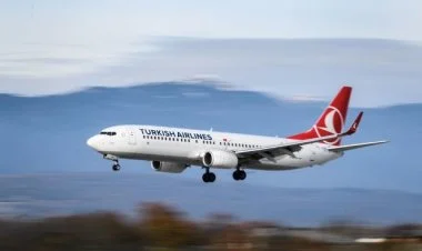 Türkiyə təyyarəsi Bakıya təcili eniş etdi