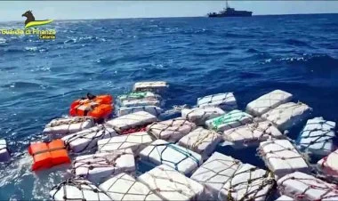 İtaliyada 5,3 ton kokain yüklü gəmi saxlanılıb