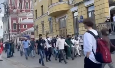 Moskvada müsəlmanlar DİN-in məscidlərə basqınına etiraz edir