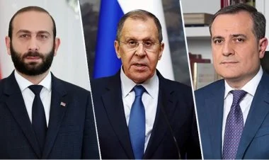 Moskvada üçtərəfli görüş başladı VİDEO