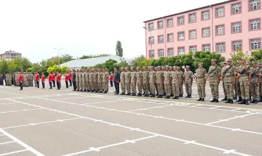 Orduda növbəti ixtisas hazırlığı kursları başa çatıb