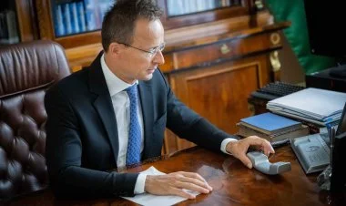 SOCAR Macarıstandakı anbarları öz qazı ilə doldurur