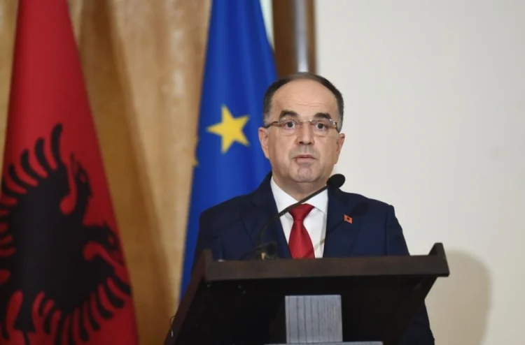 Albaniya Prezidenti Bakıdadır FOTO