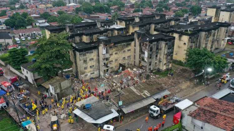 Braziliyada bina çöküb