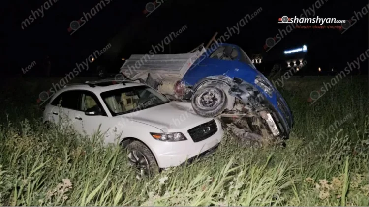 Ermənistanda 5 avtomobil toqquşub, 3 ölü, 17 yaralı