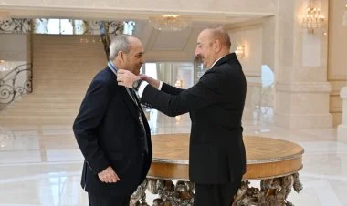 Prezident Rasim Balayevə “İstiqlal” ordenini təqdim etdi