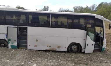 Turistləri Qəbələyə aparan avtobus qəzaya uğradı
