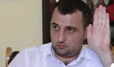 "Dünyanı barmağımıza dolamağa cəhd etməyək!"