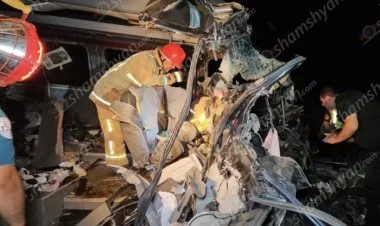 Ermənistanda yol qəzasında 11 nəfər ölüb FOTO