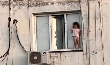 Dağıstanda 3 yaşlı qız 9-cu mərtəbədən çölə çıxıb