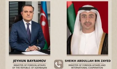 Ceyhun Bayramov BƏƏ-nin xarici işlər naziri ilə danışıb