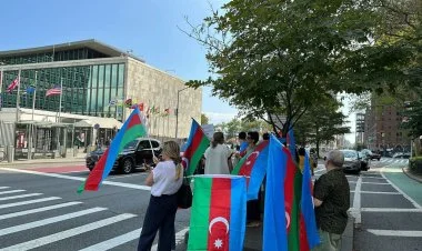 AzərbaycanIılar BMT-nin qərargahı önündə aksiya keçirirlər