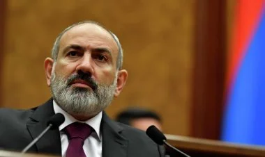 Paşinyan Fransaya getdi