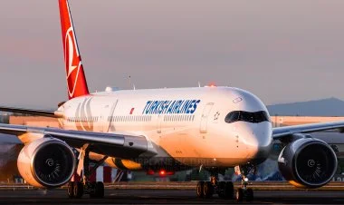 Türk təyyarəsi Bakıda təcili eniş edib