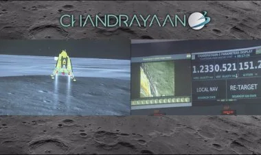 Hindistanın “Çandrayaan-3” aparatı Ayın səthinə uğurla enib