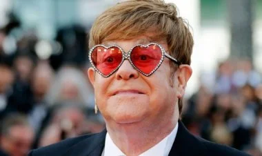 Elton Con xəstəxanaya yerləşdirildi